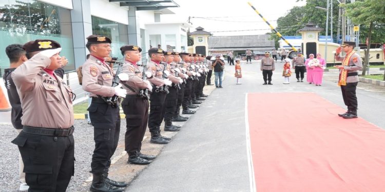 Tradisi Welcome And Farewell Parade Sambut Kapolres Tulang Bawang
