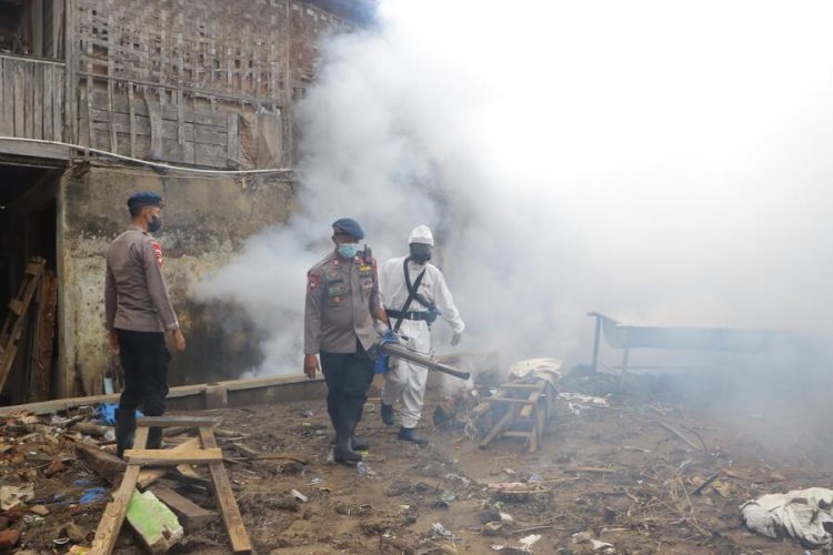 Polda Lampung Gelar Fogging Dan Edukasi Cegah Demam Berdarah