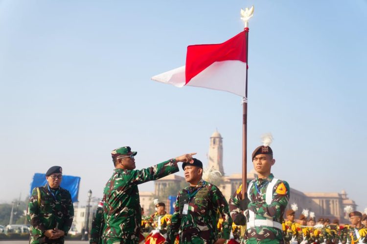 Wakasad Pimpin Kontingen Patriot Indonesia dalam Defile Perayaan Hari Republik India ke-76