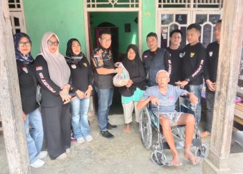 Ormas DPD PEKAT IB Kota Metro Berbagi Paket Sembako Di Jum’at Mubaraq