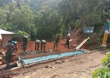 Dansatgas TMMD Ke 123 Kodim 0412/LU Apresiasi Kinerja Satgas Dan Warga Desa Subik.