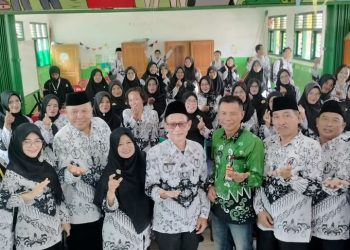 Camat Firmansyah Hadiri Pemilihan Dan Pelantikan Ketua Baru PGRI Abung Semuli.