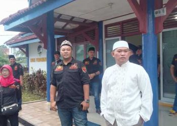 Jelang Berbuka Puasa ,Ketua DPC GRIB Jaya Kota Metro Bagikan Takjil Gratis .