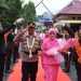 Tarian Adat, Pocil dan Pedang Pora Sambut Kapolres Tanggamus Baru AKBP Rahmad Sujatmiko.