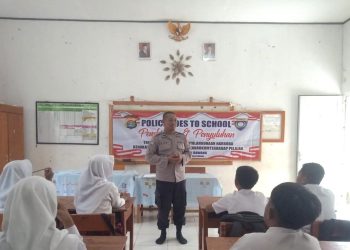 Police Goes To School Satbinmas Polres Tulang Bawang Sampaikan 2 Materi Binluh di SD Negeri 1 Warga Makmur Jaya.