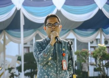 Kepala Dinas Kominfo Gunaido Utama, S.IP., M.H. Pimpin Apel Pagi di Halaman Kantor Pemda Lampung Utara