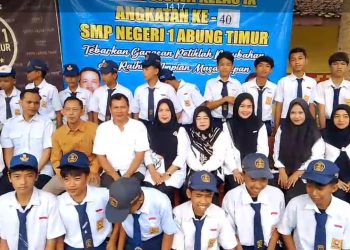 Pelepasan Angkatan Ke-40 SMP Negeri 1 Abung Timur Semarak Dengan Sosialisasi Damkar Dan Tradisi Mandi Air