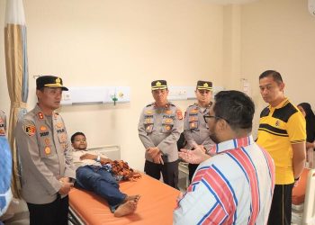 Bentuk Peduli, Kapolres Lampung Utara Tinjau Langsung Warga Korban Keracunan Makanan