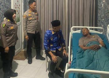 Gubernur Lampung Jenguk Polisi yang Terluka Saat Amankan Aksi Petani Singkong