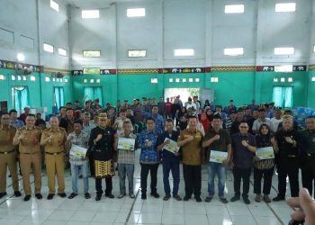 Pemkab Lampura Menyerahkan  Alsintan Bantuan Program Aspirasi PAN, GERINDRA, Dan Program Reguler Kementerian Pertanian RI Anggaran 2025