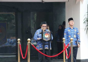 Pimpin Upacara, Wamendagri Ribka Ajak Pegawai Perkokoh Ideologi Pancasila, Demokrasi, dan HAM