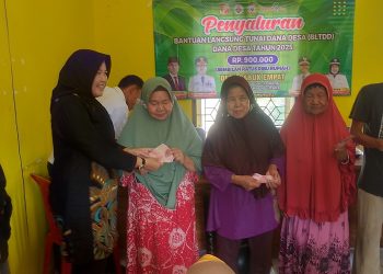 Pemdes Sabuk Empat Salurkan  Bantuan Langsung Tunai BLT-DD Triwulan Kedua Tahun 2025 Kepada 20 KPM 