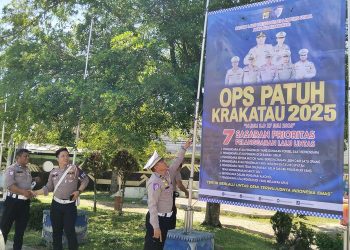 Ops Patuh Krakatau 2025, Jajaran Polres Lampung Utara Pasang Banner Himbauan