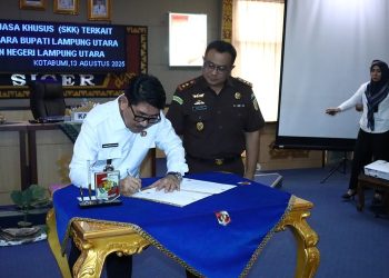 Bupati Lampung Utara dan Kajari Tandatangani Surat Kuasa Khusus Tindak Lanjut LHP BPK RI