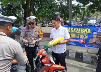 Polres Metro Gandeng Mahasiswa dan Media, Apresiasi Pengendara Tertib di Ops Zebra Krakatau 2025