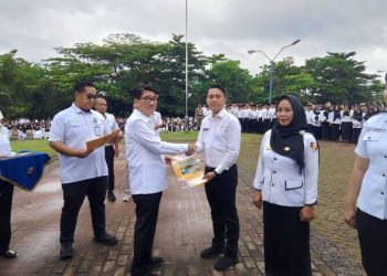 Bupati Hamartoni Ahadis Didampingi Wakil Bupati Romli Lantik 4.784 PPPK Paruh Waktu di Lampung Utara