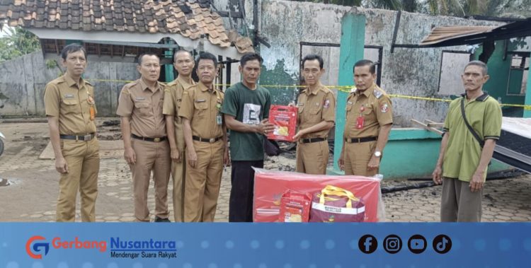 Pemkab Lampung Utara Salurkan Bantuan Sosial untuk Korban Kebakaran dan Puting Beliung