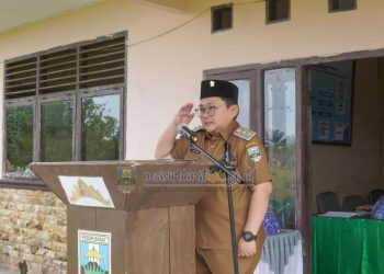Wakil Bupati Pesisir Barat Jadi Pembina Apel Gabungan Di Kecamatan Ngaras, Tekankan Solidaritas Dan Peningkatan Pelayanan Publik