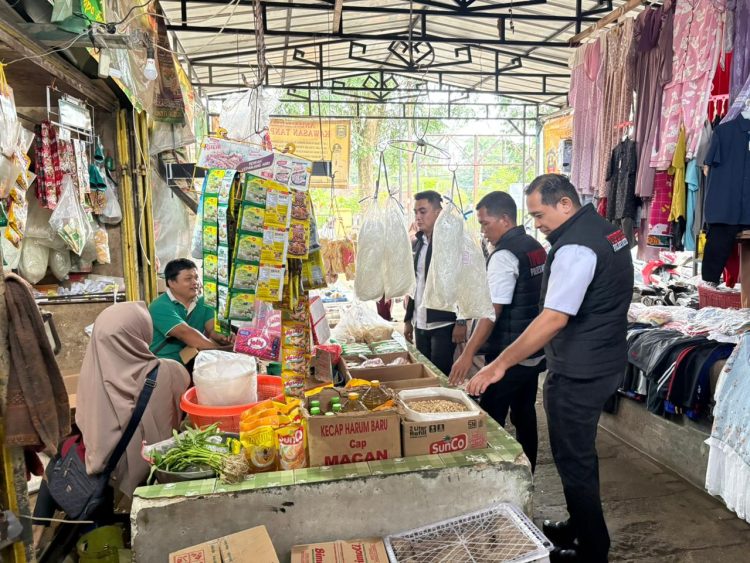 Polres Kota Metro Intensifkan Giat Rutin, Harga Bahan Pokok di Pasar Margorejo Dipantau Ketat