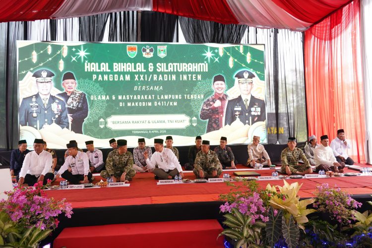 Perkuat Sinergi, Danrem 043Gatam Dampingi Pangdam XXI/RI Silaturahmi dan Halal Bihalal Bersama Ulama dan Masyarakat Lampung Tengah
