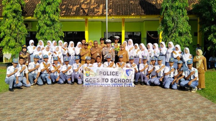 Satlantas Polres Lampung Utara Edukasi Pelajar Lewat Program Police Goes to School