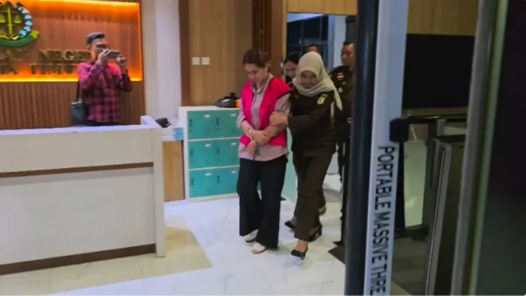 Mesin Jahit Rp9 Miliar Berujung Rompi Pink